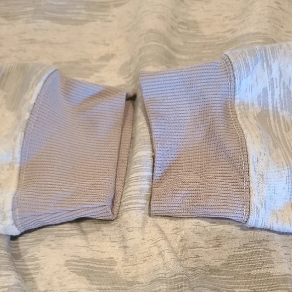 Just Be Heathered Gray Hoodie - Picture 3 of 7